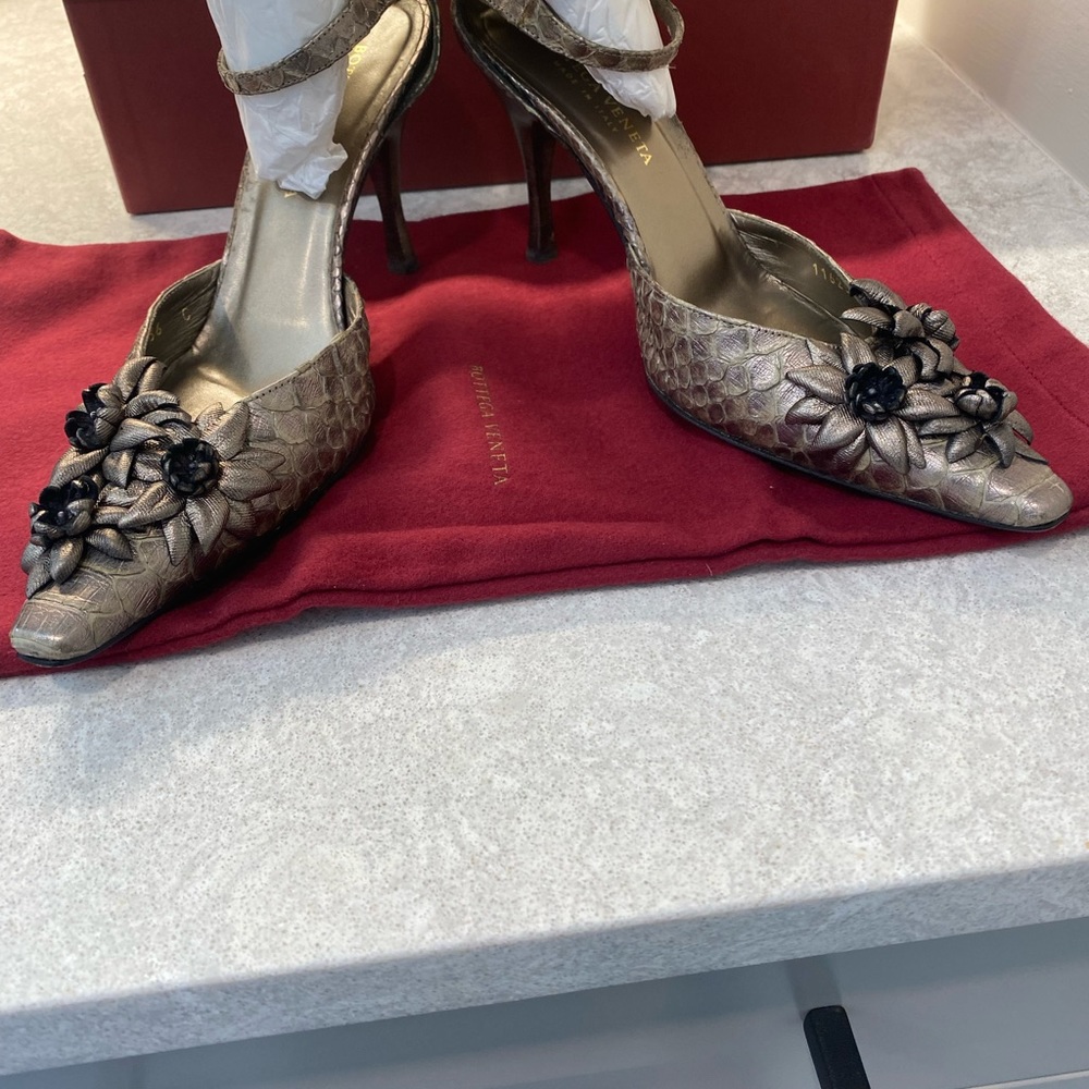 Bottega Venata Python Amure Sandals